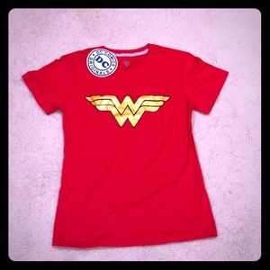 Wonder Woman t-shirt - size L